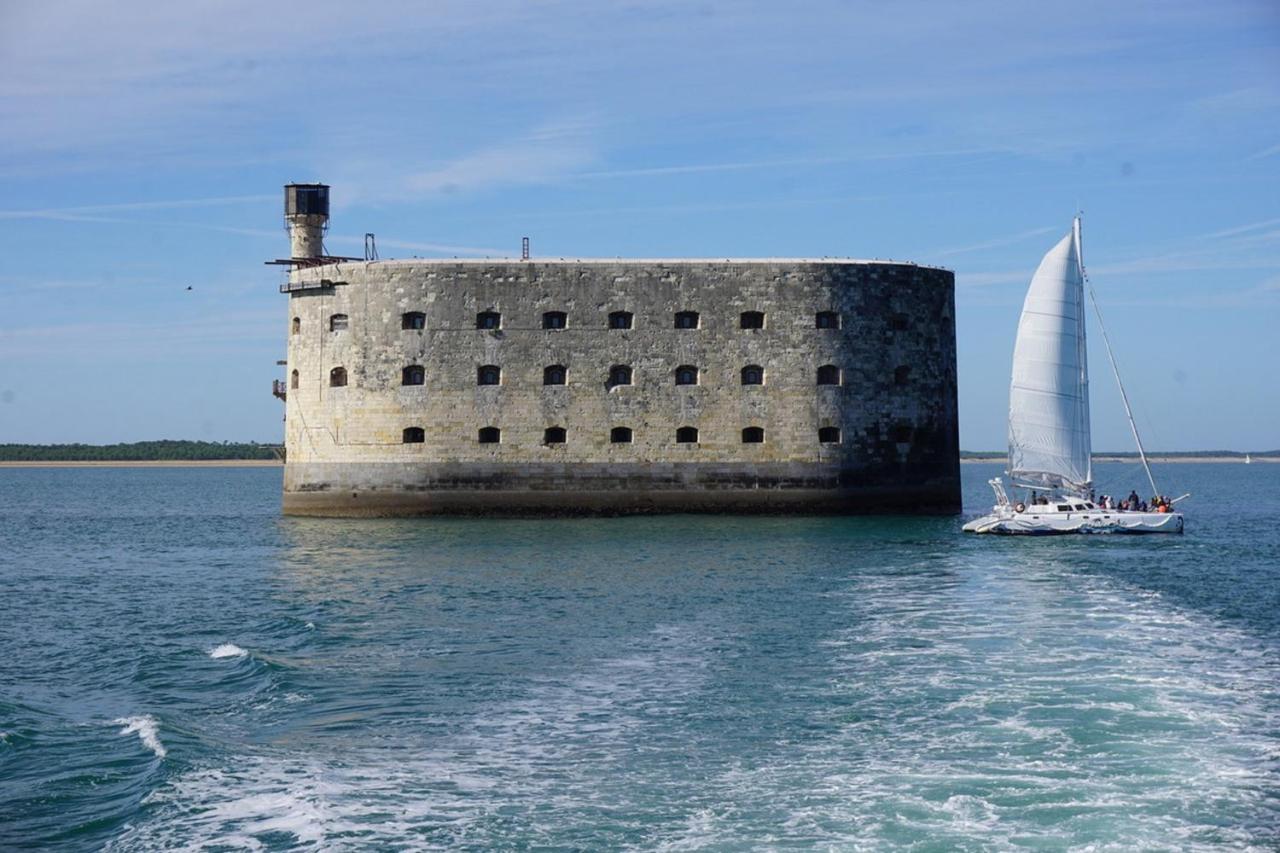 The Clock House, 3 Etoiles La Rochelle (Charente-Maritime) Exterior foto